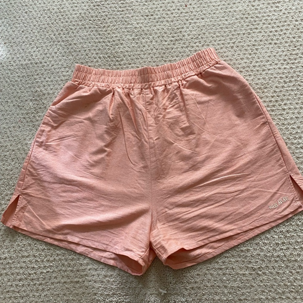 Djerf Avenue Breezy Shorts - Apricot